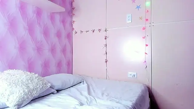 Snapshot of MarieMyller chatting on December 22, 2024, 3:00 am MarieMyller online show from December 22, 2024, 3:00 am