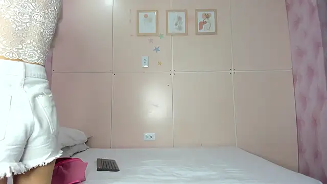 Snapshot of MarieMyller chatting on January 21, 2025, 8:43 pm MarieMyller online show from January 21, 2025, 8:43 pm