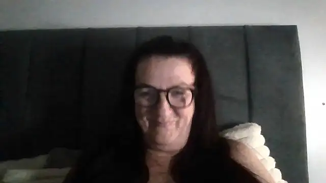 Snapshot of Tillieuk chatting on June 10, 2026, 8:19 pm Tillieuk online show from June 10, 2026, 8:19 pm