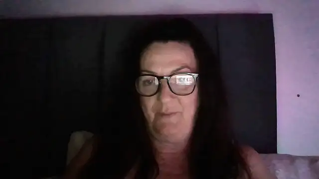 Snapshot of Tillieuk chatting on July 7, 2026, 11:31 pm Tillieuk online show from July 7, 2026, 11:31 pm
