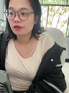 Snapshot of Bella0815 chatting on December 29, 2024, 6:14 am Bella0815 online show from December 29, 2024, 6:14 am