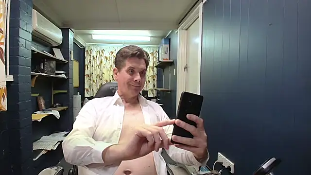 Snapshot of tilobinder chatting on March 14, 2026, 3:17 pm tilobinder online show from March 14, 2026, 3:17 pm