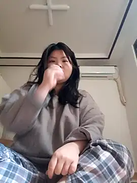 Snapshot of hello098712 chatting on February 28, 2025, 5:15 am hello098712 online show from February 28, 2025, 5:15 am