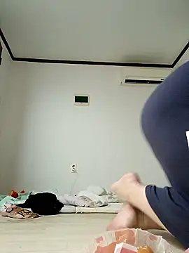 Snapshot of hello098712 chatting on September 20, 2025, 9:43 am hello098712 online show from September 20, 2025, 9:43 am