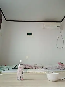 Snapshot of hello098712 chatting on October 6, 2025, 8:12 am hello098712 online show from October 6, 2025, 8:12 am