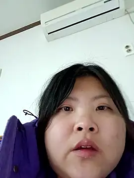 Snapshot of hello098712 chatting on December 3, 2025, 9:40 am hello098712 online show from December 3, 2025, 9:40 am