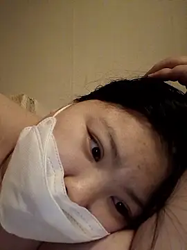 hello098712 online show from May 8, 2026, 3:17 pm