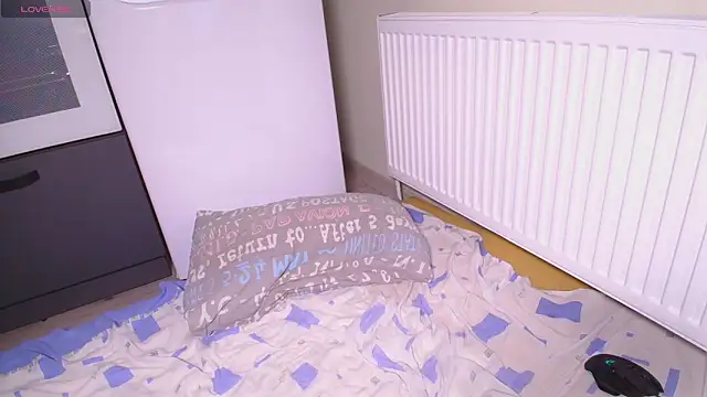 Snapshot of CutiePie3 chatting on January 4, 2025, 7:34 pm CutiePie3 online show from January 4, 2025, 7:34 pm