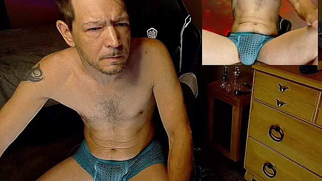 MasterForgedRayy online show from April 14, 2026, 7:20 pm