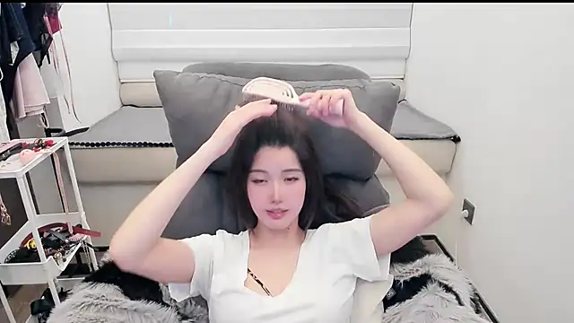 bbtt544 online show from December 15, 2025, 1:48 pm