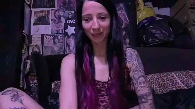 MissMidnightUK online show from November 4, 2025, 11:59 pm