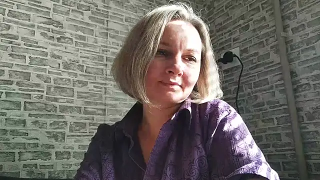 EdithManning online show from February 13, 2025, 8:06 am