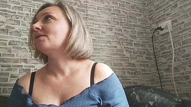 EdithManning online show from March 10, 2025, 9:10 am