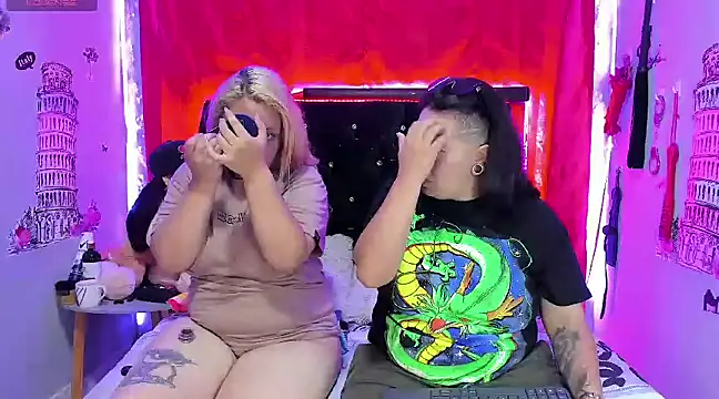 Snapshot of katieeandsharonn chatting on January 27, 2025, 12:22 am katieeandsharonn online show from January 27, 2025, 12:22 am