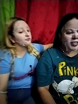 Snapshot of katieeandsharonn chatting on March 23, 2025, 6:47 am katieeandsharonn online show from March 23, 2025, 6:47 am