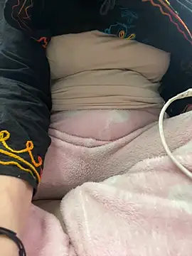 Snapshot of Hot-Anuska chatting on December 24, 2024, 5:38 am Hot-Anuska online show from December 24, 2024, 5:38 am