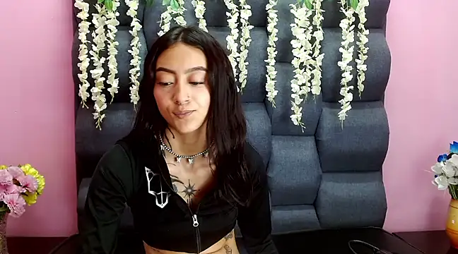 Snapshot of Miaa_Thopmson chatting on March 6, 2025, 7:10 pm Miaa Thopmson online show from March 6, 2025, 7:10 pm