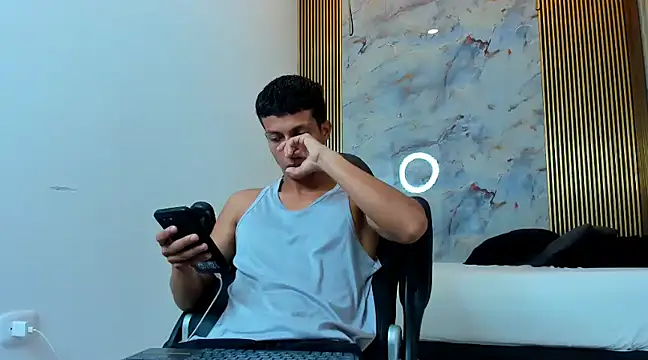 Snapshot of wolf_james123 chatting on December 18, 2024, 11:56 am wolf james123 online show from December 18, 2024, 11:56 am