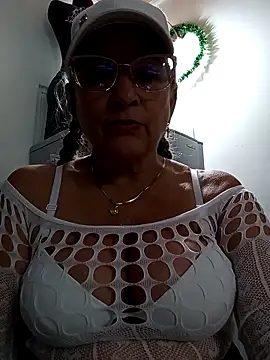 miisevvie  online show from February 22, 2025, 9:01 am