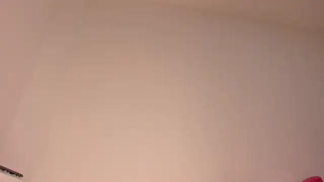 Snapshot of iluy_ chatting on December 23, 2024, 10:42 am iluy online show from December 23, 2024, 10:42 am