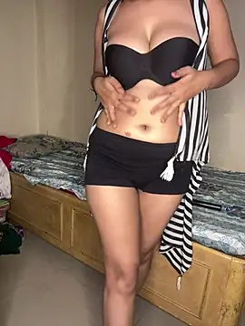 Snapshot of its_Lailaa chatting on March 18, 2025, 10:15 pm its Lailaa online show from March 18, 2025, 10:15 pm