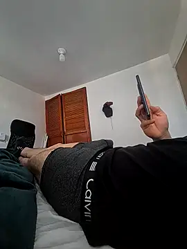 dragon1006 online show from April 19, 2026, 12:04 pm