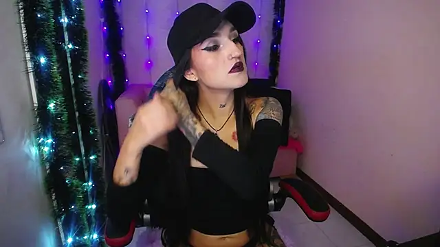 amelierouss online show from December 12, 2024, 3:48 pm