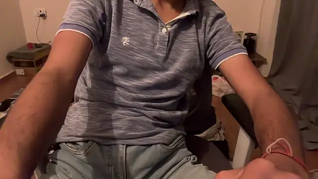 Snapshot of meatycronn chatting on March 11, 2026, 5:52 pm meatycronn online show from March 11, 2026, 5:52 pm