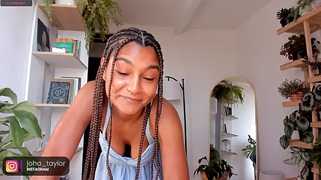 Snapshot of Johaphyton chatting on January 12, 2025, 1:37 pm Johaphyton online show from January 12, 2025, 1:37 pm