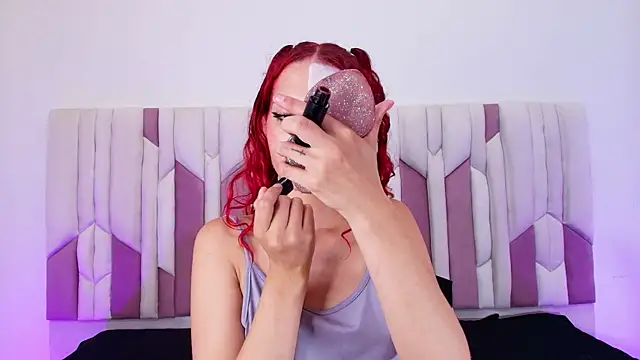 mia stanfort online show from October 31, 2025, 7:15 pm