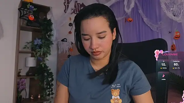 emilyrouxe online show from November 1, 2025, 5:26 pm