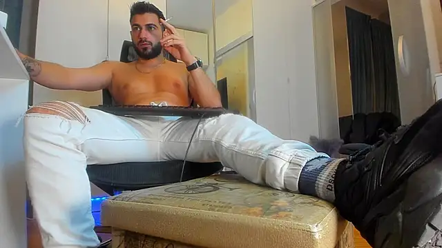 Snapshot of welcometo_hell chatting on October 11, 2025, 5:33 pm welcometo hell online show from October 11, 2025, 5:33 pm