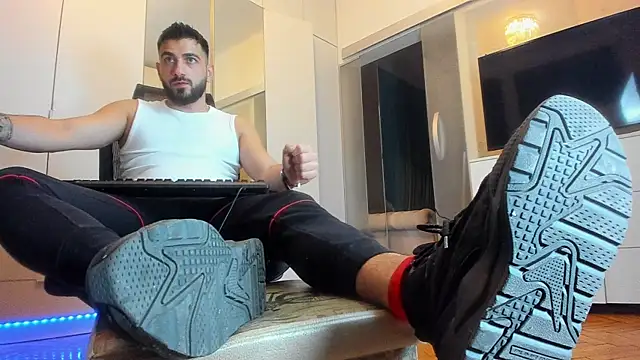 Snapshot of welcometo_hell chatting on October 16, 2025, 7:26 pm welcometo hell online show from October 16, 2025, 7:26 pm