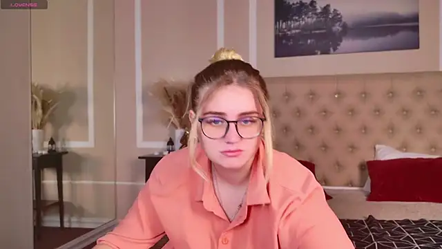 KarenLong online show from December 2, 2024, 7:38 pm