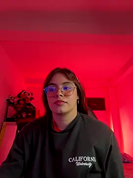 Snapshot of Yuli_zuha chatting on December 2, 2024, 2:53 am Yuli zuha online show from December 2, 2024, 2:53 am