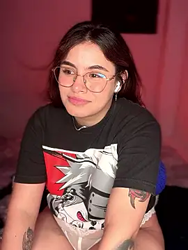 Snapshot of Yuli_zuha chatting on December 3, 2024, 6:04 am Yuli zuha online show from December 3, 2024, 6:04 am