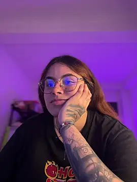 Snapshot of Yuli_zuha chatting on December 7, 2024, 4:20 am Yuli zuha online show from December 7, 2024, 4:20 am