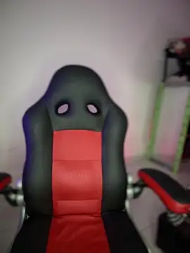 Snapshot of Yuli_zuha chatting on December 9, 2024, 6:34 am Yuli zuha online show from December 9, 2024, 6:34 am