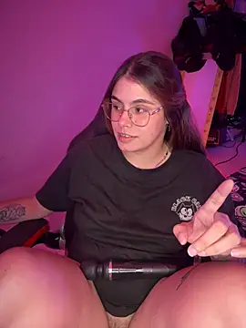 Snapshot of Yuli_zuha chatting on December 31, 2024, 3:23 am Yuli zuha online show from December 31, 2024, 3:23 am