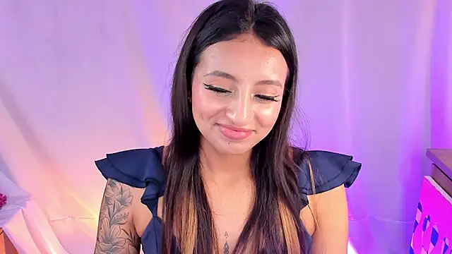 Snapshot of adelarangel chatting on February 7, 2025, 10:20 pm adelarangel online show from February 7, 2025, 10:20 pm
