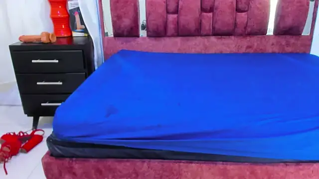 Snapshot of lucy_cooper01 chatting on December 10, 2024, 2:38 am lucy cooper01 online show from December 10, 2024, 2:38 am