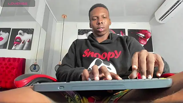 Snapshot of JD_THEBABY chatting on March 7, 2025, 12:34 pm JD THEBABY online show from March 7, 2025, 12:34 pm