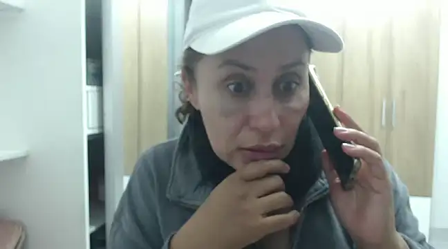 Snapshot of RoxanaLove9 chatting on February 23, 2025, 3:56 am RoxanaLove9 online show from February 23, 2025, 3:56 am