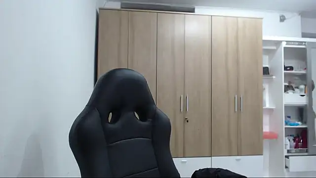 Snapshot of RoxanaLove9 chatting on February 22, 2026, 7:12 pm RoxanaLove9 online show from February 22, 2026, 7:12 pm