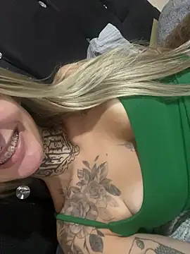 hotskinny1 online show from March 8, 2025, 4:56 am