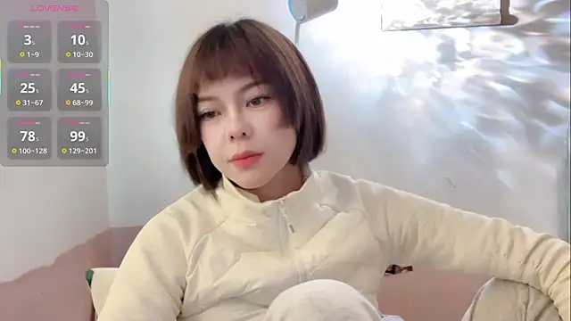 Linda-LL online show from November 13, 2025, 4:00 am