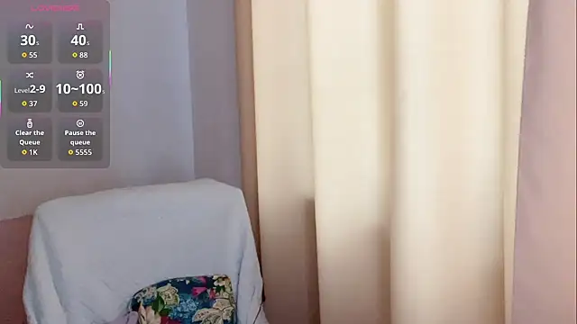 Snapshot of Linda-LL chatting on February 8, 2026, 9:02 am Linda-LL online show from February 8, 2026, 9:02 am