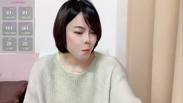 Snapshot of Linda-LL chatting on February 13, 2026, 10:44 am Linda-LL online show from February 13, 2026, 10:44 am