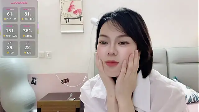 Snapshot of Linda-LL chatting on March 1, 2026, 8:11 pm Linda-LL online show from March 1, 2026, 8:11 pm