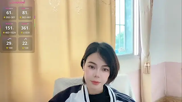 Snapshot of Linda-LL chatting on April 2, 2026, 2:42 am Linda-LL online show from April 2, 2026, 2:42 am